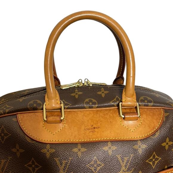 Louis Vuitton Monogram Deauville Bag - Picture 3 of 16